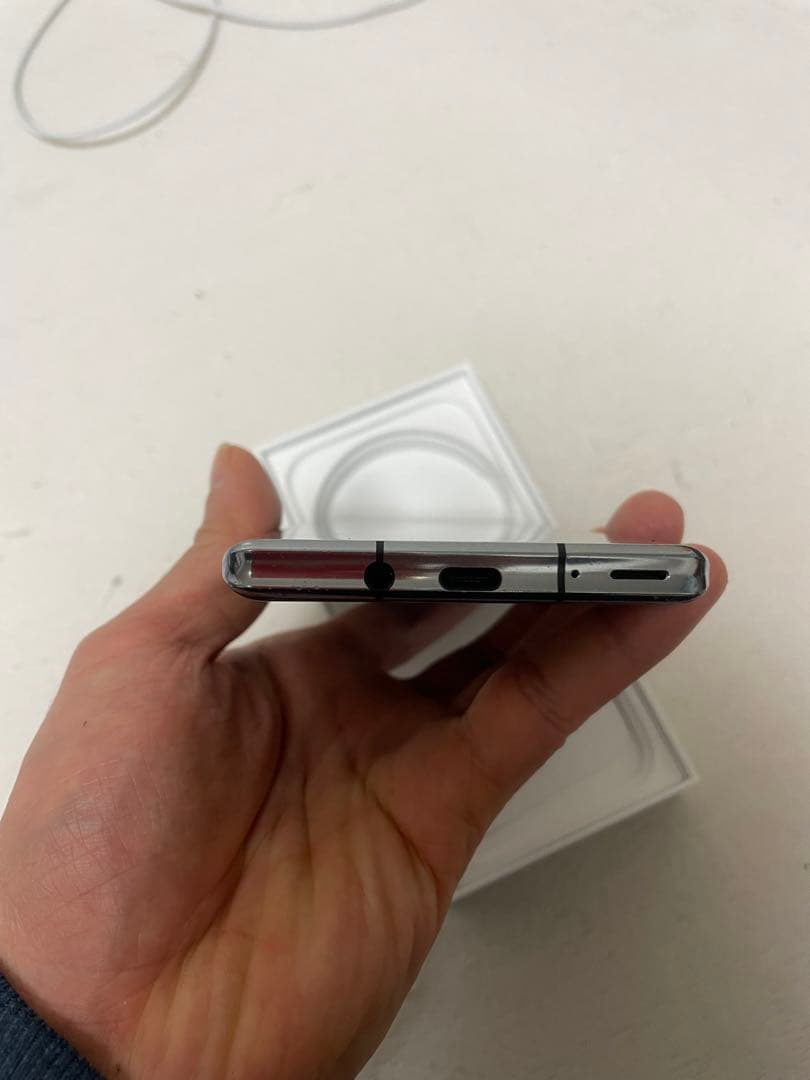 AQUOS R6 本体 SIM フリー 外観の状態は約96％程度で