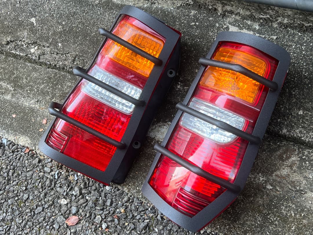 パジェロミニ　テールランプガード　左右セット