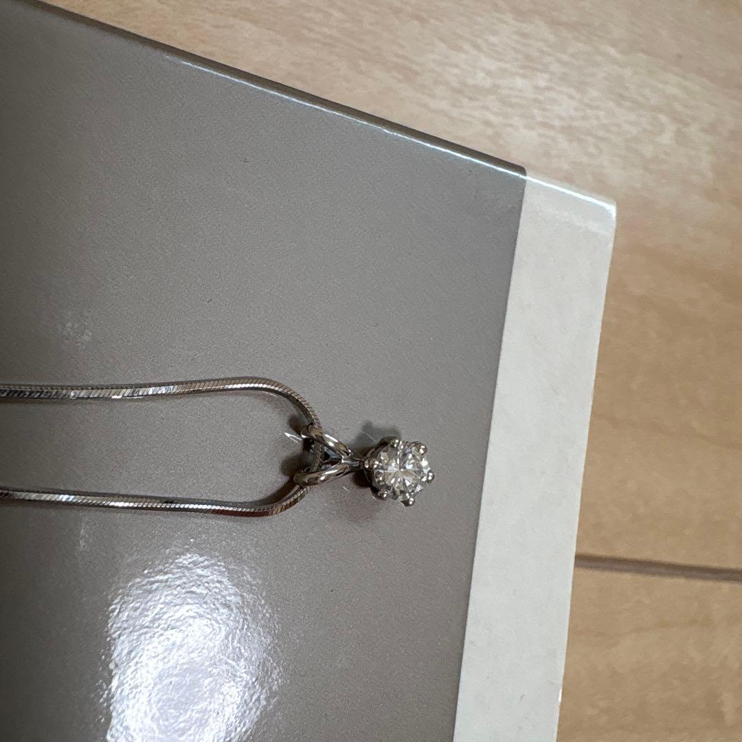 18金ホワイトゴールド ネックレス ハート型チャーム