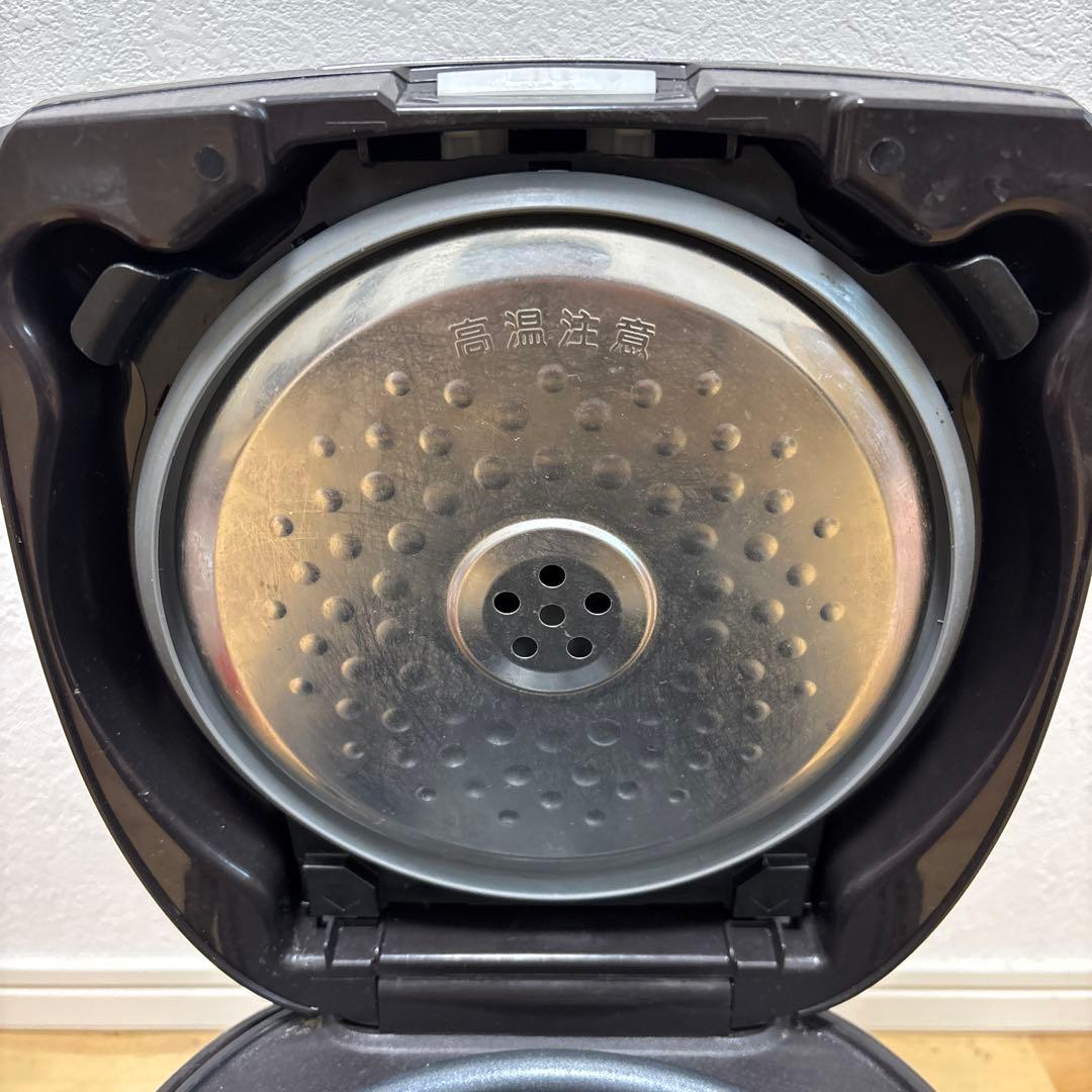 タイガーIHジャー炊飯器　JPW-D100 2023年製 5.5合