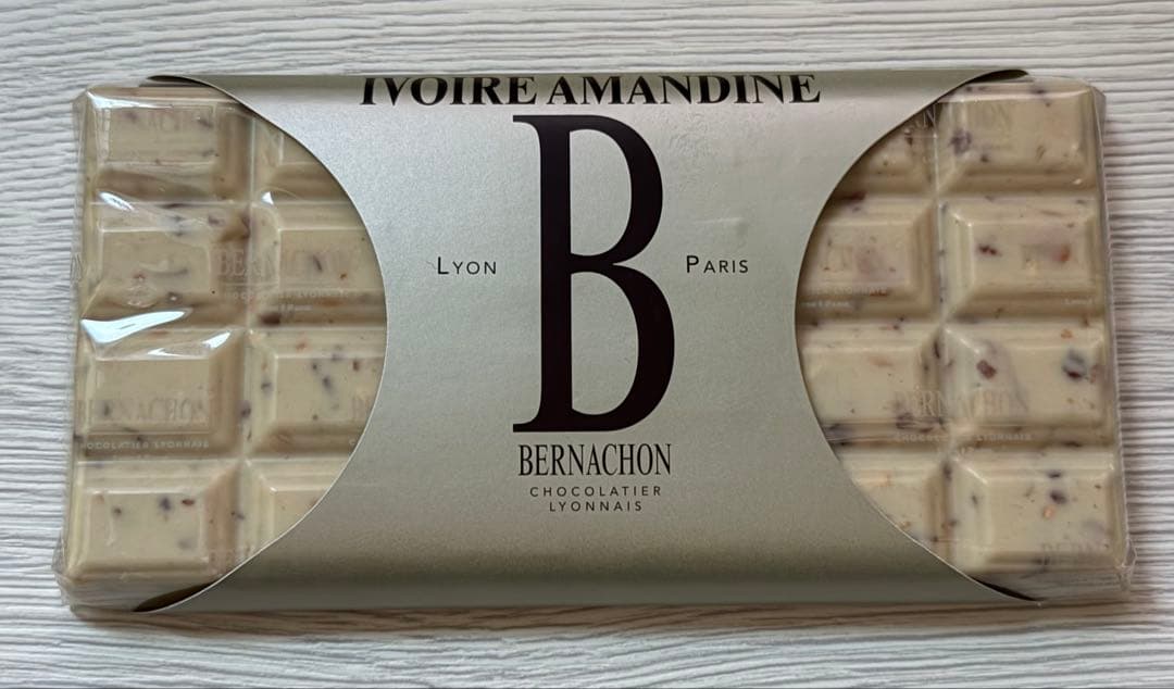 【✩*めい¨̮】セドリック・グロレ ホワイトタブレット　ピスタチオ他1点