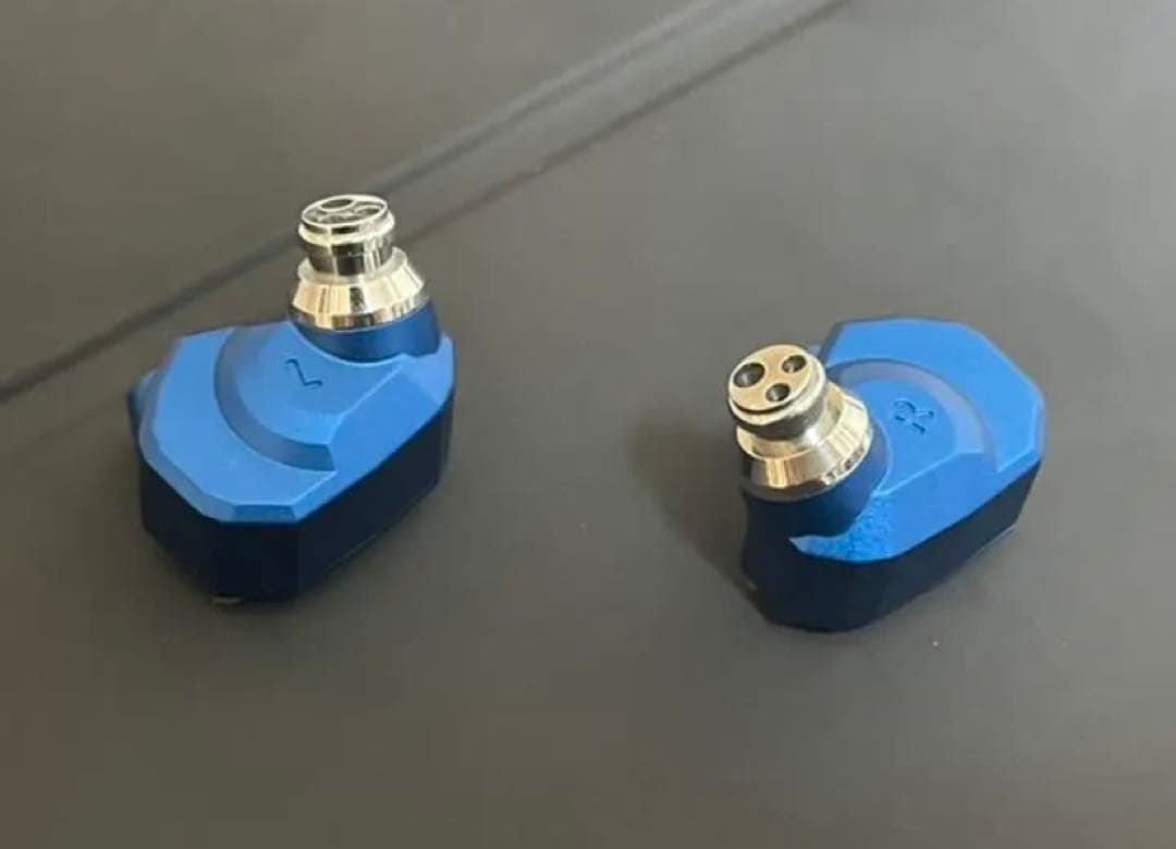 【eイヤホン新古品】Campfire Audio Andromeda MW10