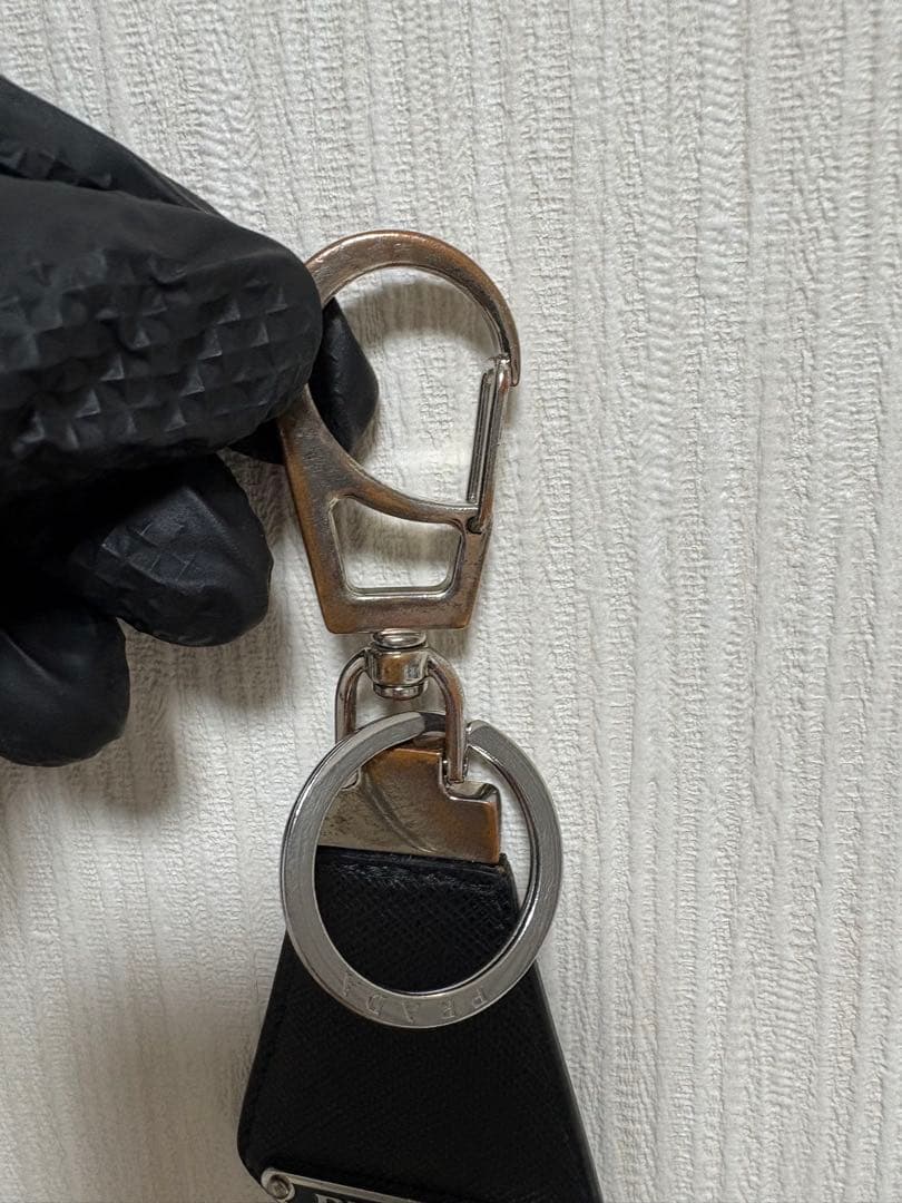 PRADA サフィアーノレザーキーチェーン