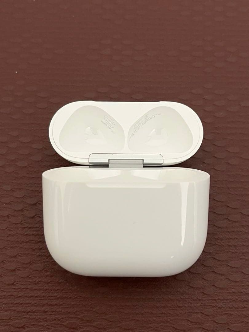 アップル(Apple)　AirPods4　アクティブノイズキャンセリング搭載