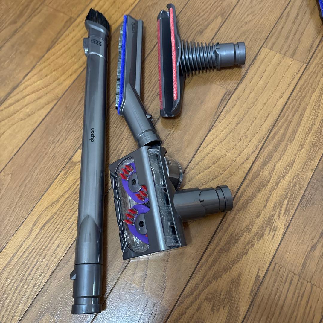 Dyson DC63シリーズ 掃除機本体　付属品付き(ダイソンボール)