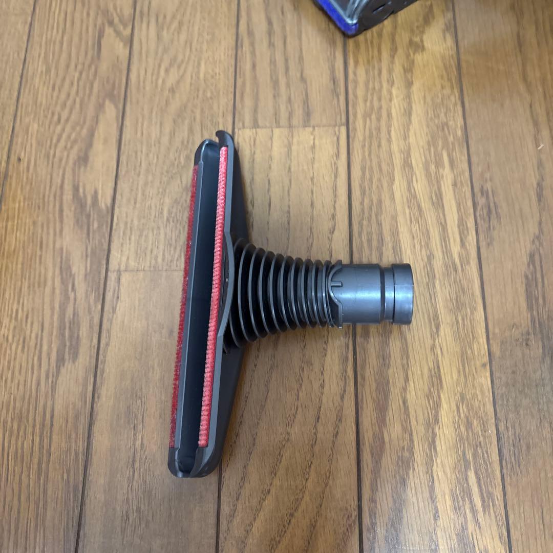 Dyson DC63シリーズ 掃除機本体　付属品付き(ダイソンボール)