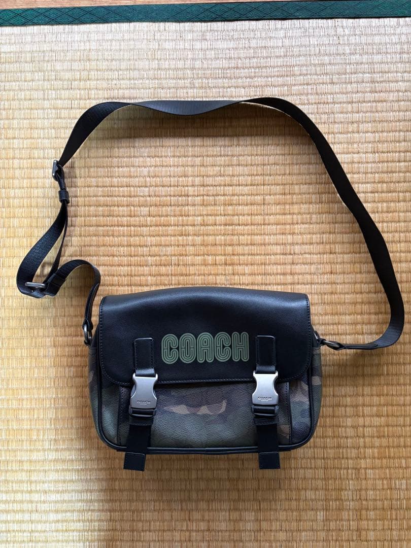 新品 COACH メンズバッグ ブロックド シグネチャー CC018