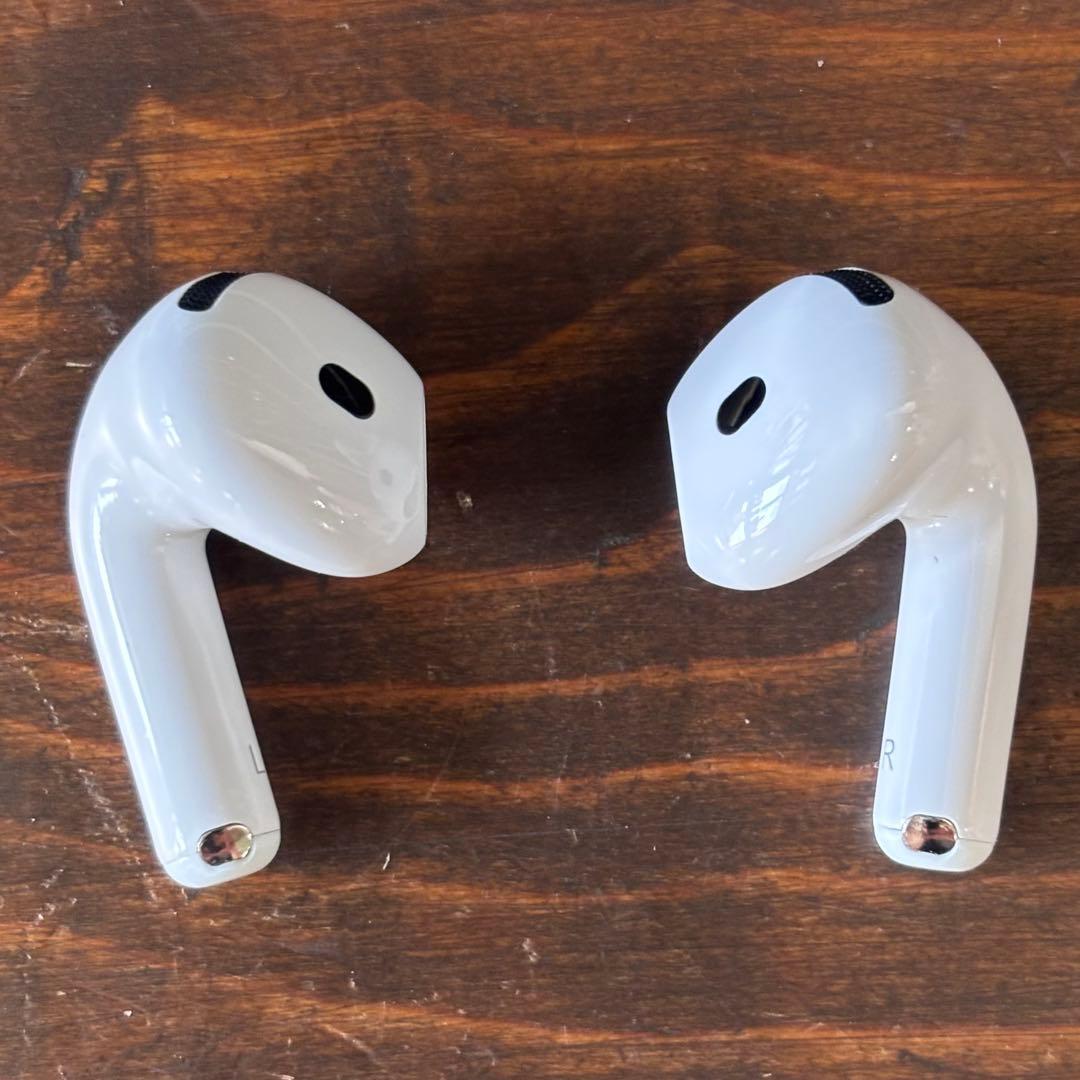 おまけ付き　AirPods 4 アクティブノイズキャンセリング