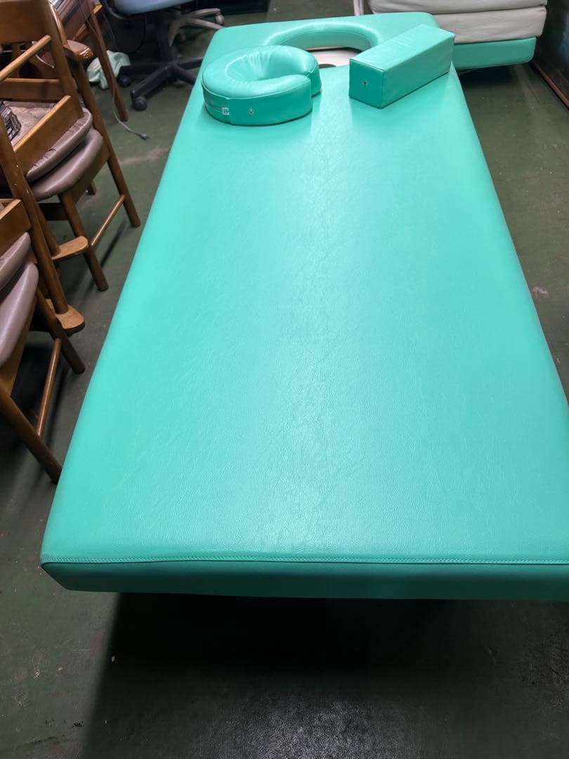 施術用ベッド（タカダ）