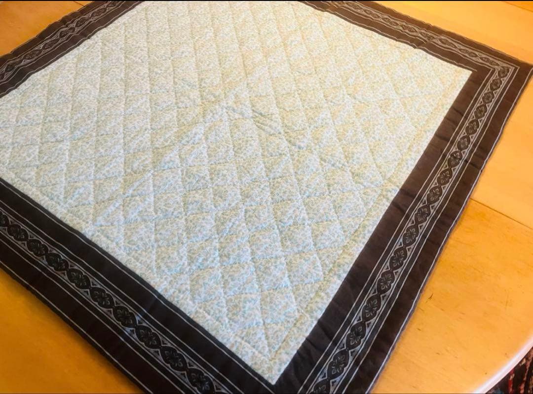 ヴィクトリアンキルトのクロス