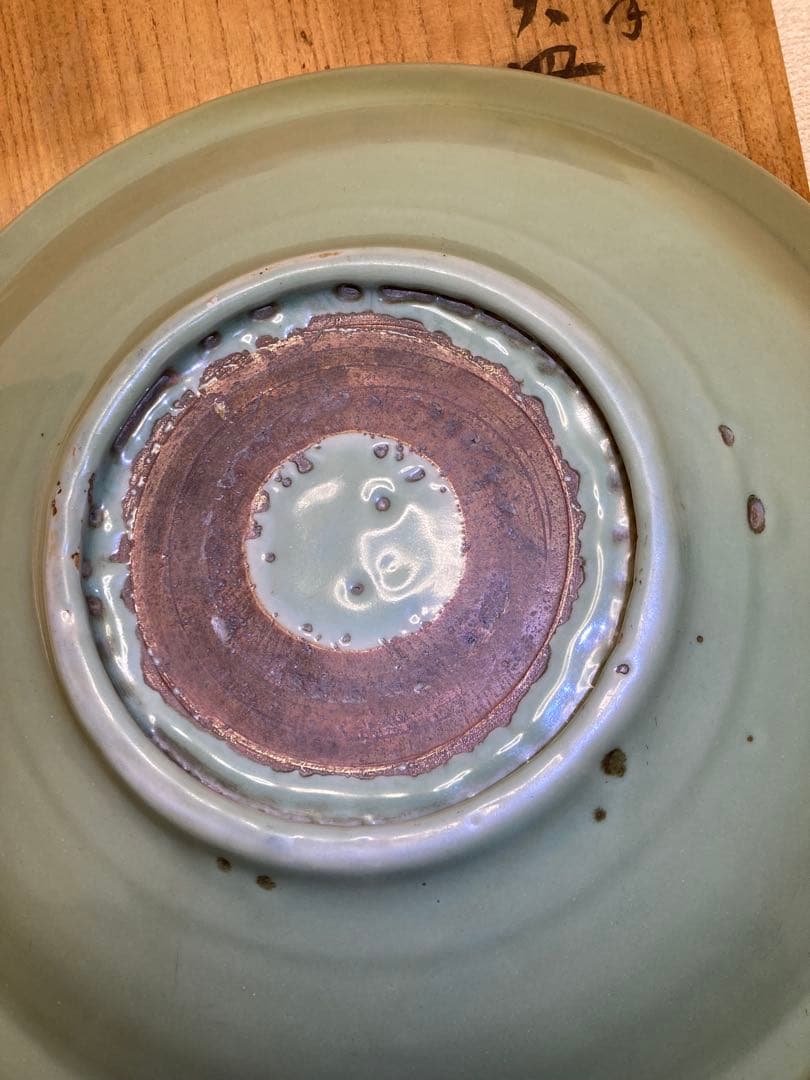 明時代　龍泉窯青磁大皿　箱付き