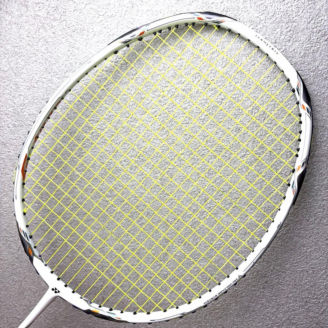 【極美品】YONEX VOLTRIC70 e-tune 3UG5廃盤②
