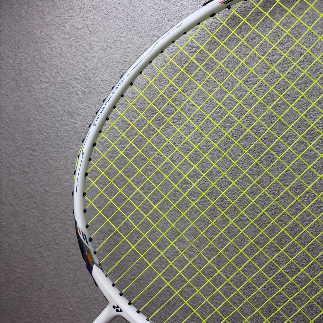 【極美品】YONEX VOLTRIC70 e-tune 3UG5廃盤②
