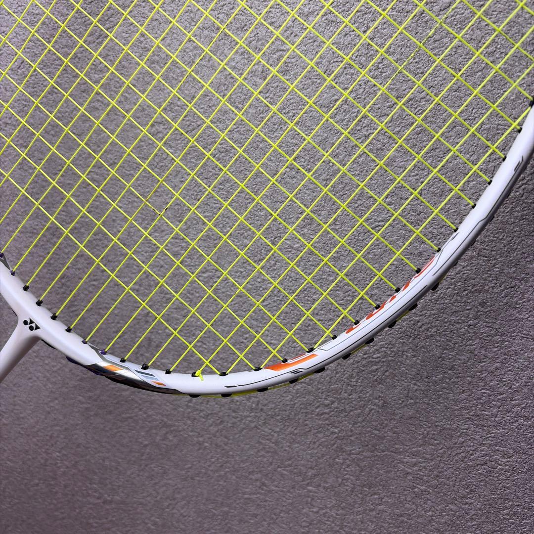 【極美品】YONEX VOLTRIC70 e-tune 3UG5廃盤②