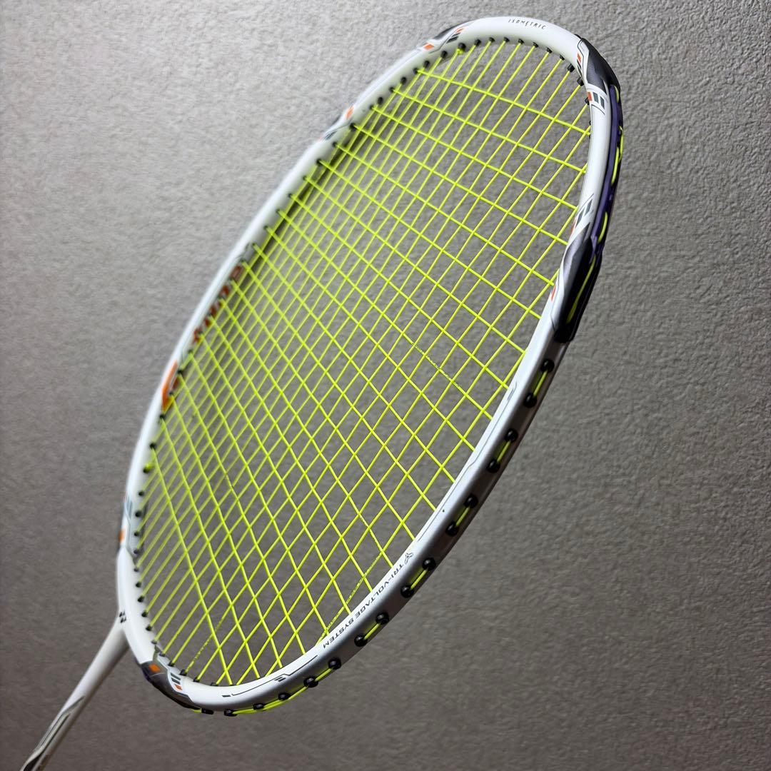 【極美品】YONEX VOLTRIC70 e-tune 3UG5廃盤②