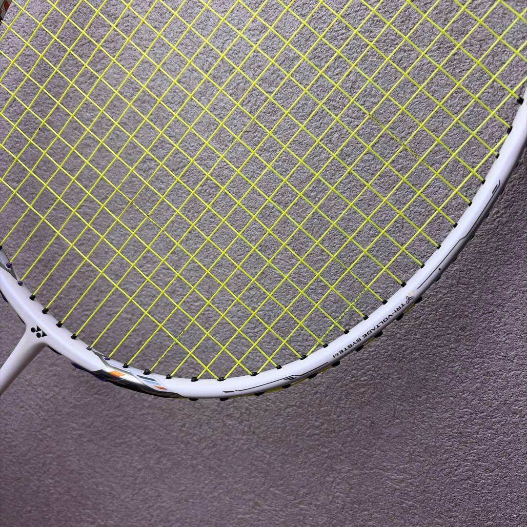 【極美品】YONEX VOLTRIC70 e-tune 3UG5廃盤②