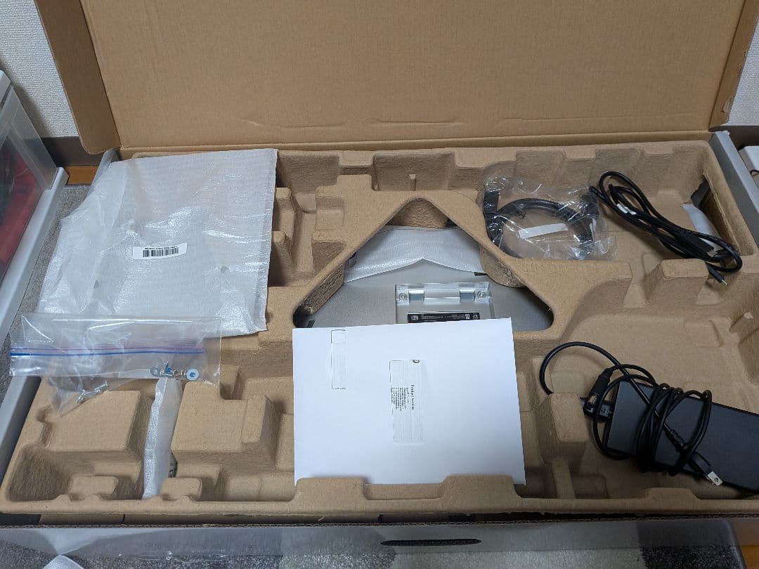 HP U28 4K HDR Monitor 本体