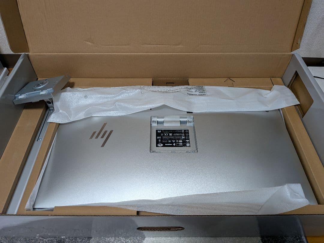 HP U28 4K HDR Monitor 本体