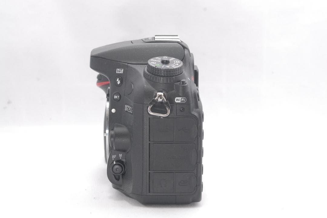 匿名配送✨Nikon D7200 デジタル一眼レフ レンズ付き　標準