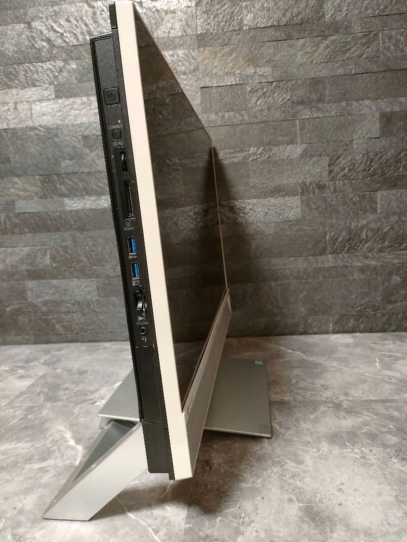 美品 NEC corei7 メモリ16GB 新品SSD480GB office