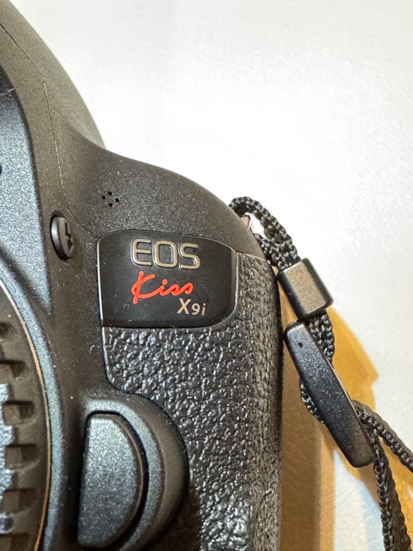 Canon Kiss x9i ダブルレンズキット レンズ保護付き