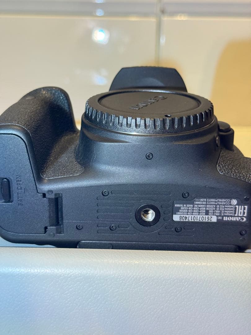 Canon Kiss x9i ダブルレンズキット レンズ保護付き