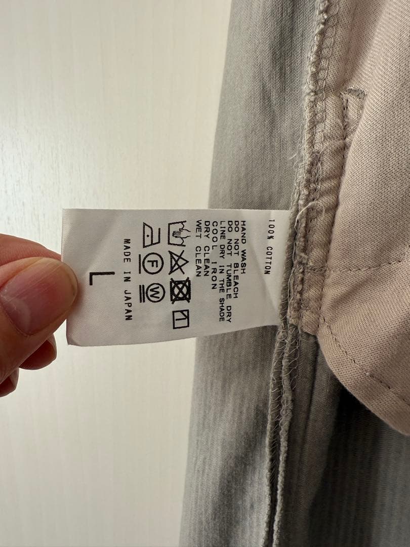 ライトグレー　コーデュロイパンツ