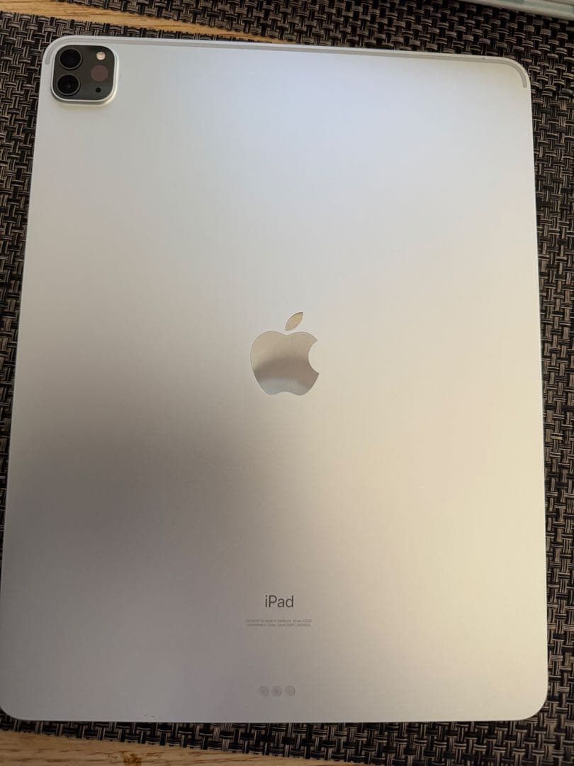 美品: iPad Pro 12.9 2020 Model / WiFi 1TB