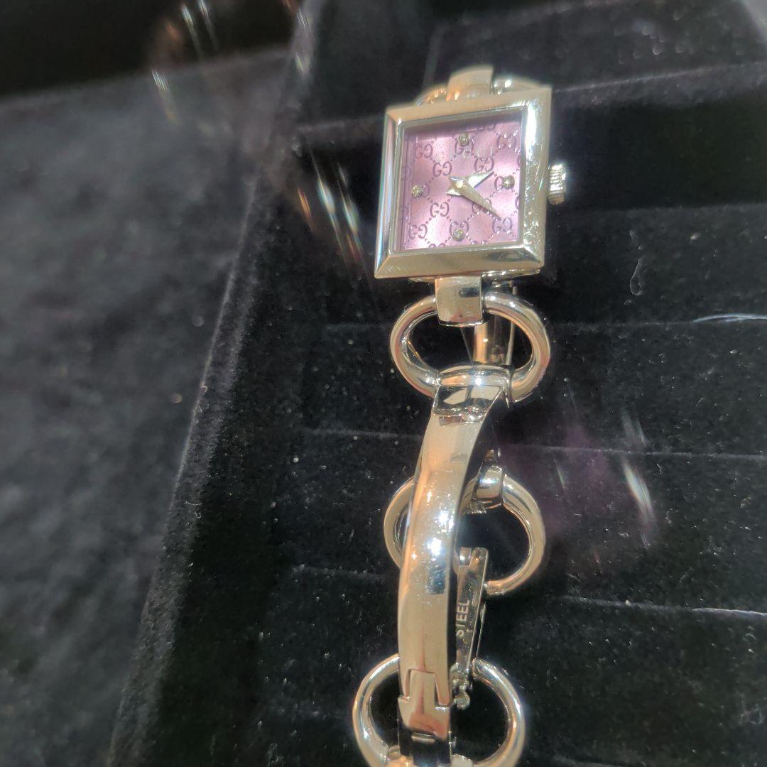 GUCCI　ピンク スクエアフェイス 腕時計
