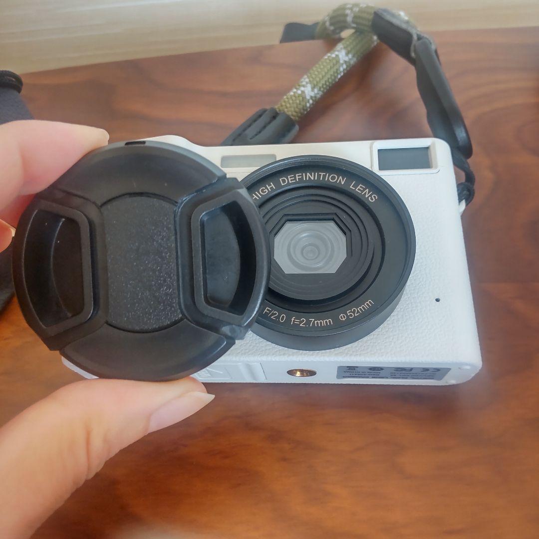 【美品】デジタルカメラ　バッテリー・レンズ・SDカード他おまけ付