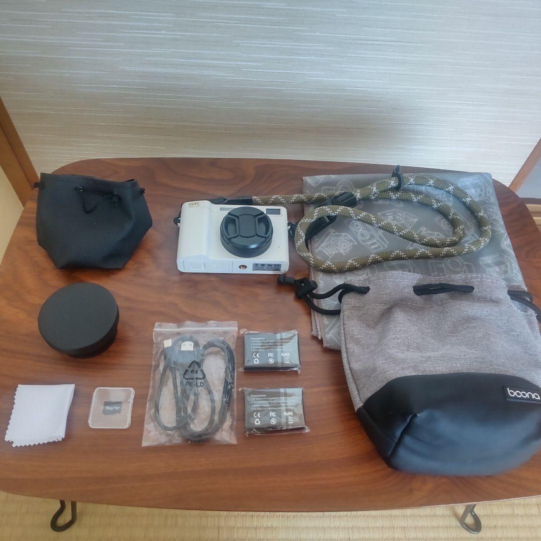 【美品】デジタルカメラ　バッテリー・レンズ・SDカード他おまけ付