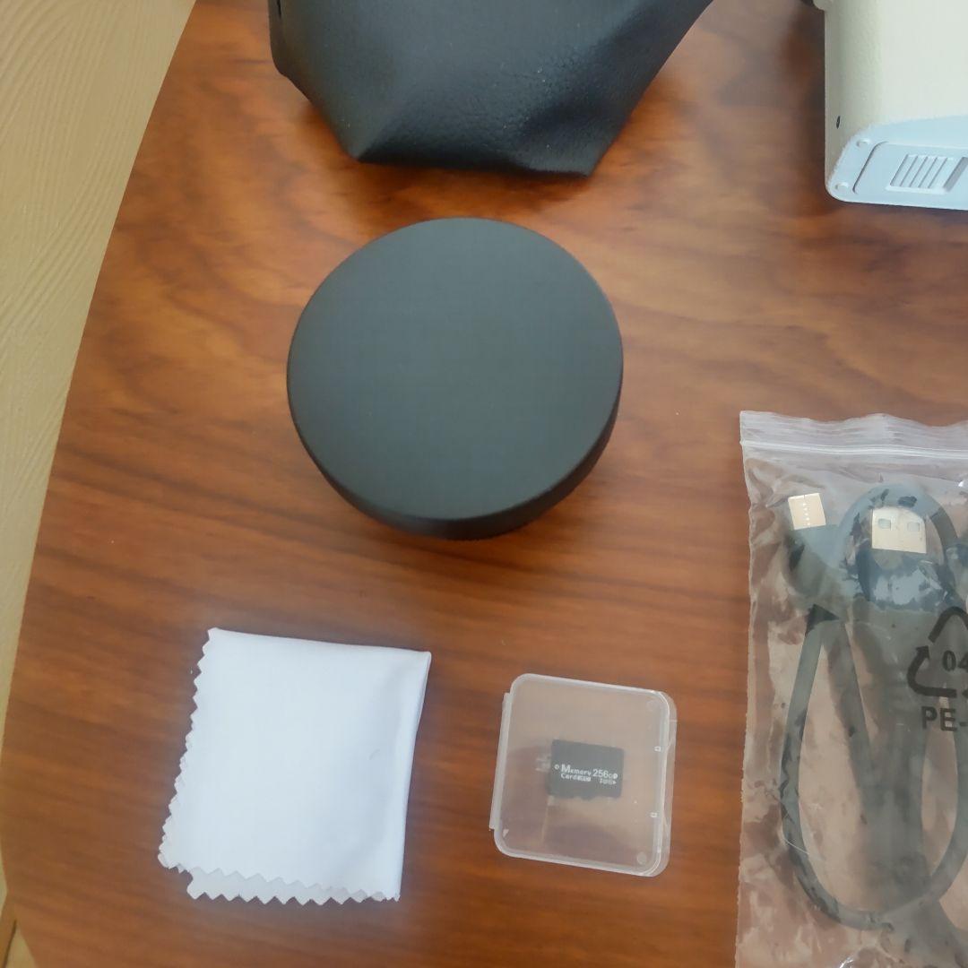 【美品】デジタルカメラ　バッテリー・レンズ・SDカード他おまけ付