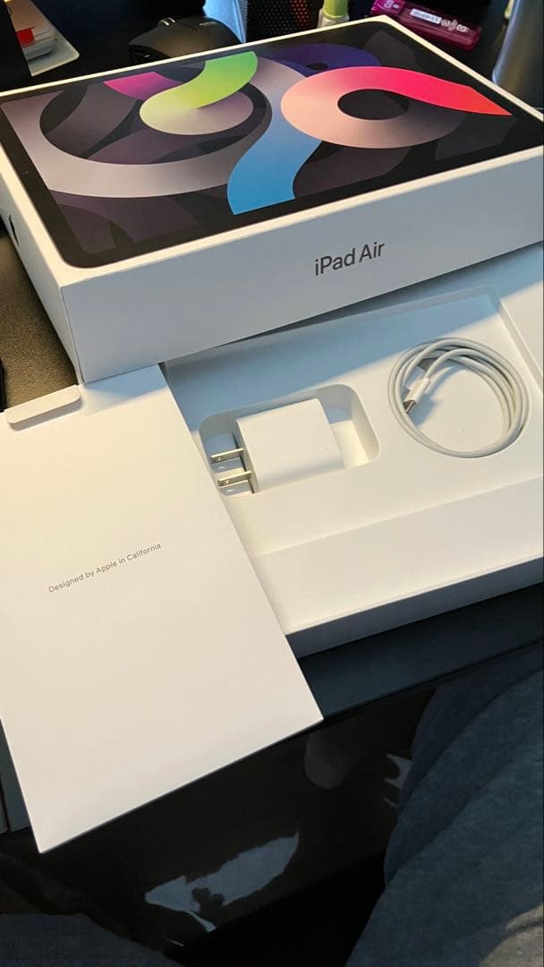 iPad Air 4 (第4世代) Wi-Fiモデル 256GB おまけケース付