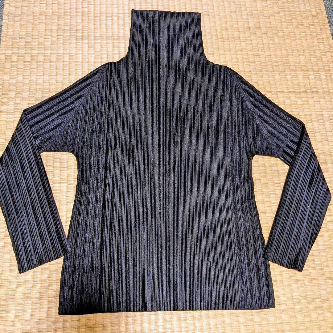 PLEATS PLEASE黒ハイネックサイズ3