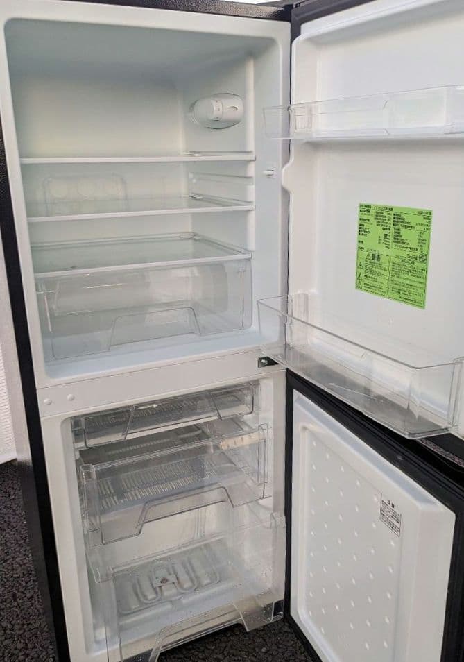 ★2023年製 美品 黒がシブいっ♫ 冷凍冷蔵庫 アイリスオーヤマ 142L