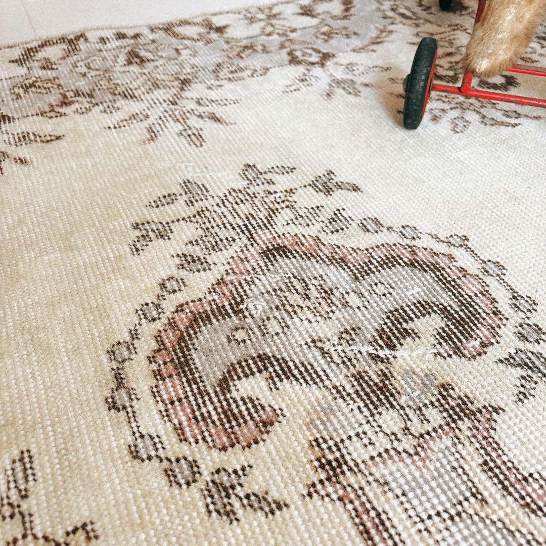 トルコ　ヴィンテージラグ　グレー　メダリオン