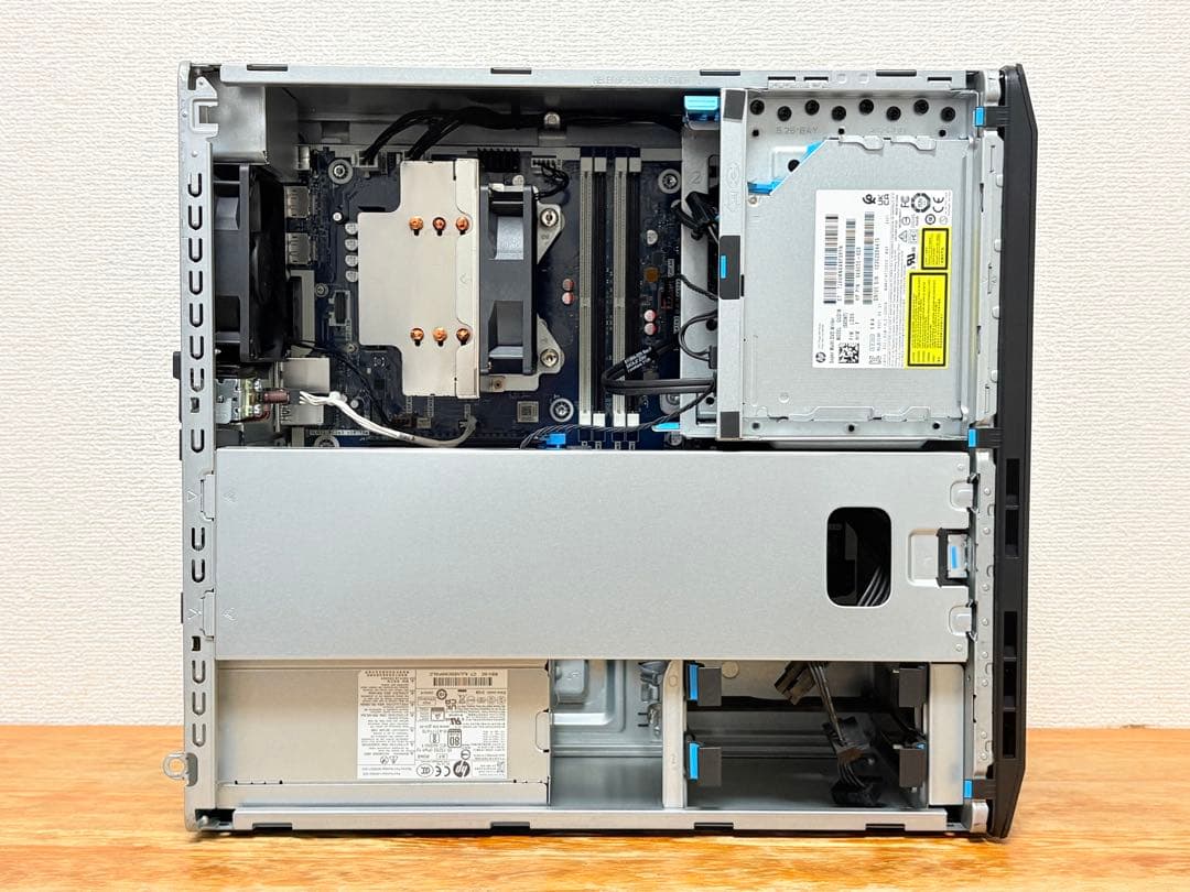ベアボーン状態のHP Z2 Tower G5 （Xeon W-1250P付き）