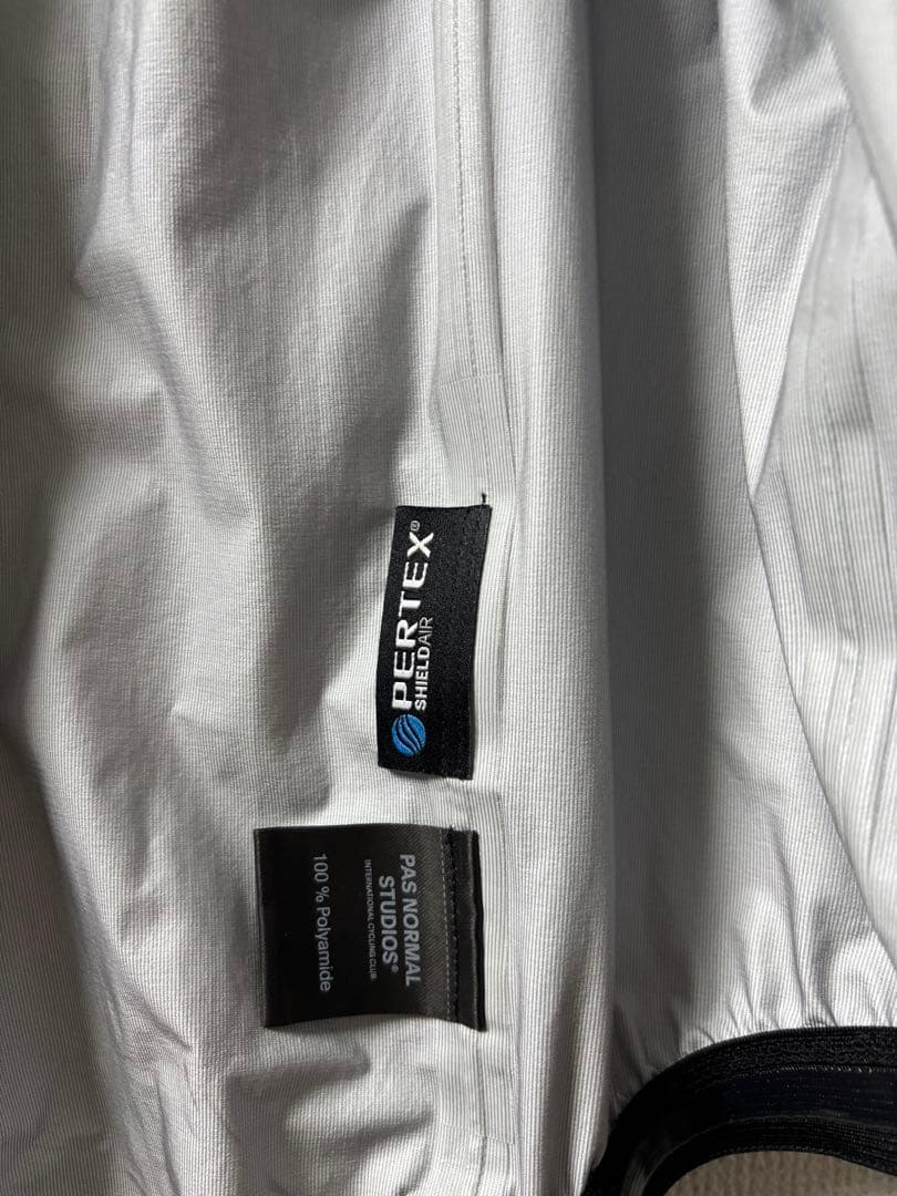 パスノーマルスタジオ T.K.O. Rain Gilet Atmosphere