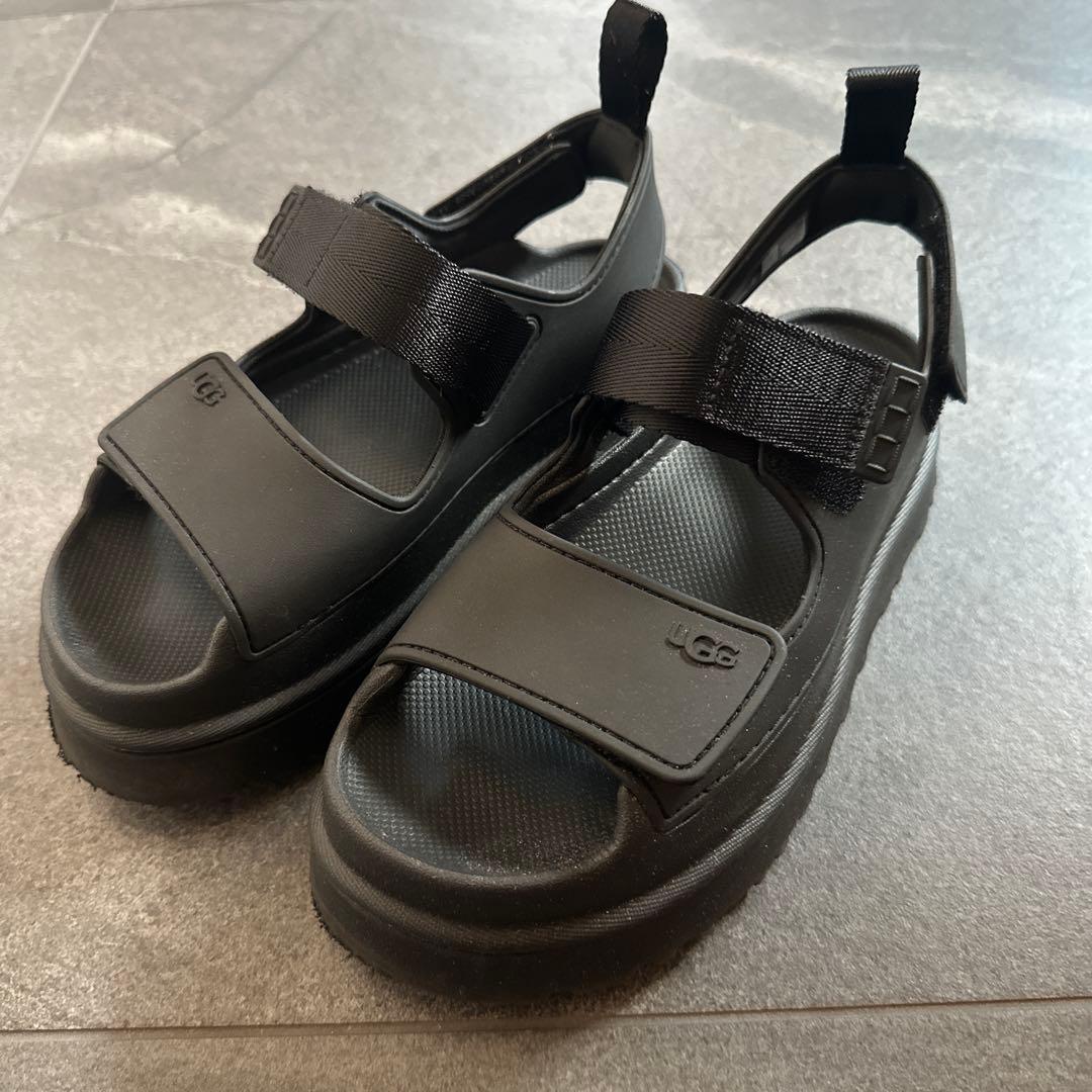 大人気‼️ UGG GOLDEN GLOWサンダル　ブラック　23センチ