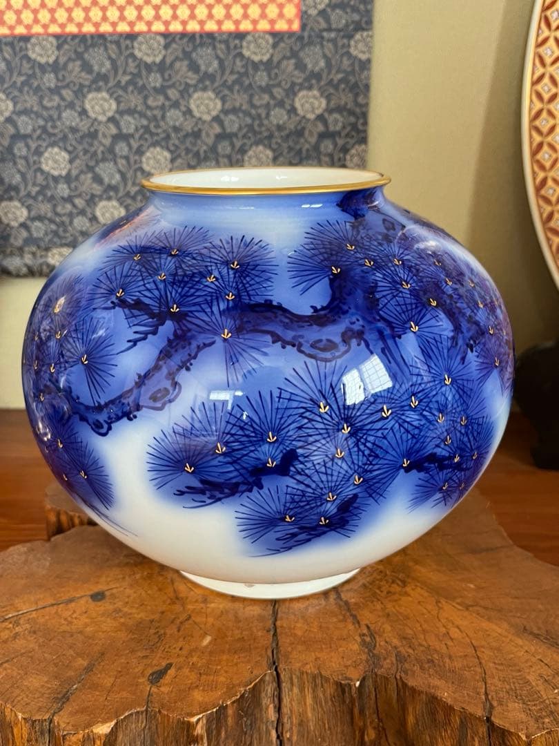 有田焼　新品　香蘭社　花瓶　染錦　ARITA JAPAN 老松紋　金彩　壺