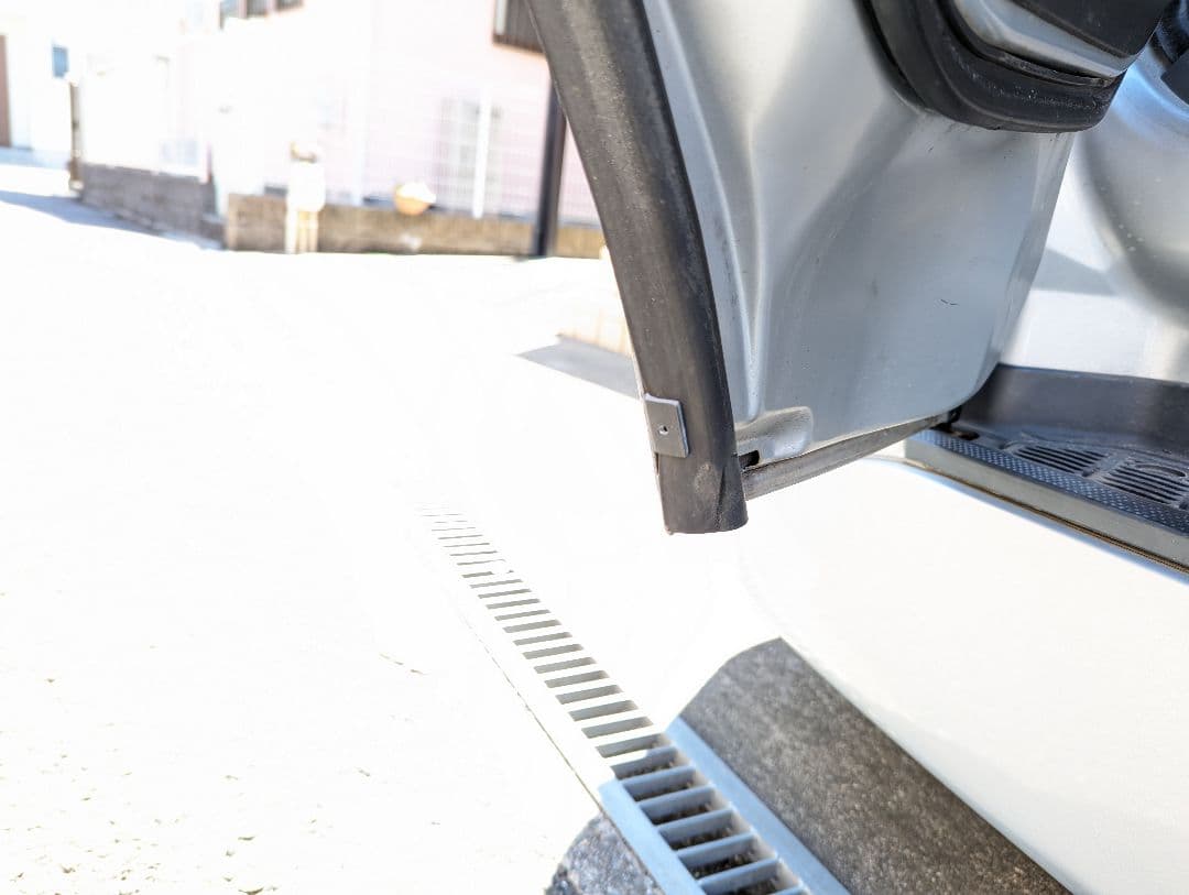 ハイエース オーバーフェンダー ビス止め ローダウンルック 30 ミリ 車検対応