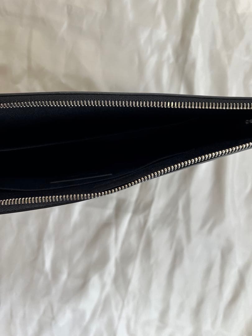 ほぼ新品　SAINT LAURENT　サンローラン モノグラム クラッチバッグ