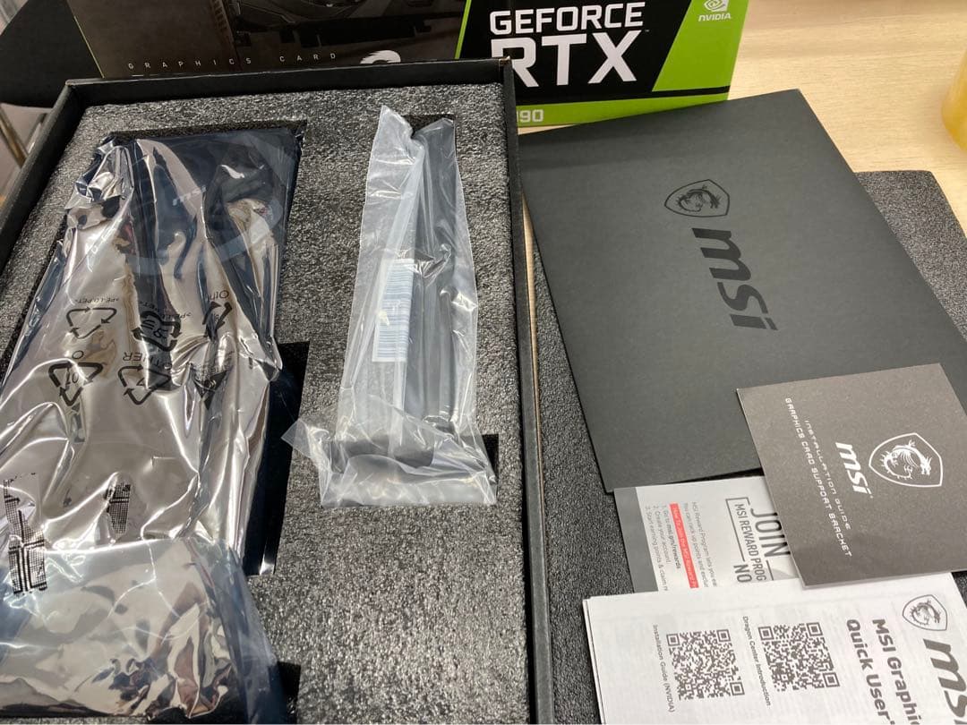 グラフィックボード・グラボ・ビデオカード msi GeForce RTX 3090 VENTUS 3X 24G OC