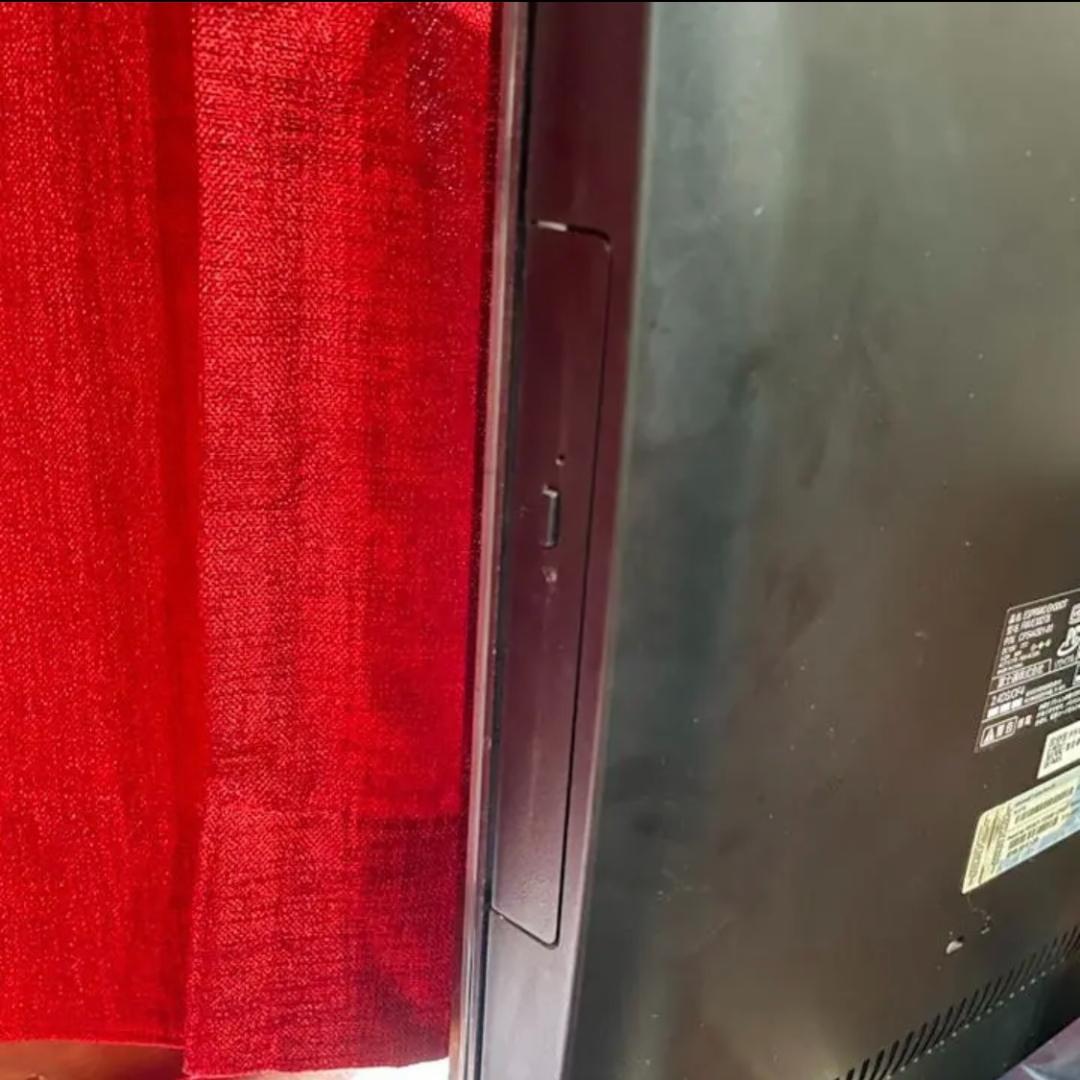 FUJITSU（富士通）液晶一体型パソコン　FMVE30DTB