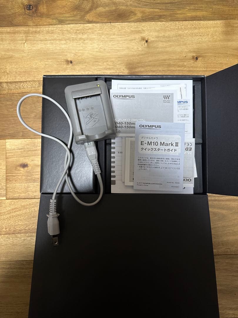 デジタルカメラ OLYMPUS OM-D E-M10 Mark III