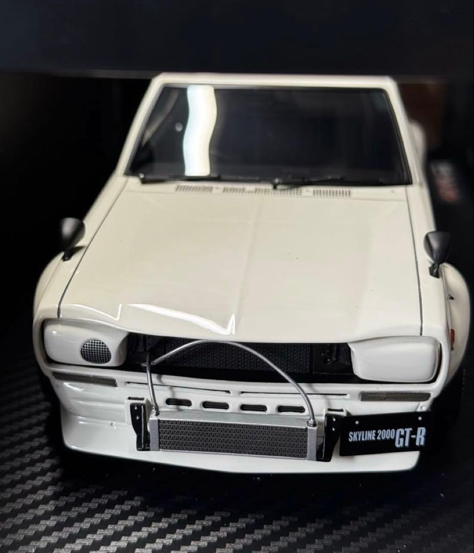 SKYLINE 2000 GT-R (KPGC10 ) ホワイト 1/18