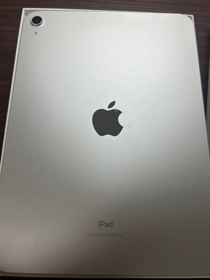 Apple iPad シルバー 10世代 Wi-Fiモデル 本体 カバー付き