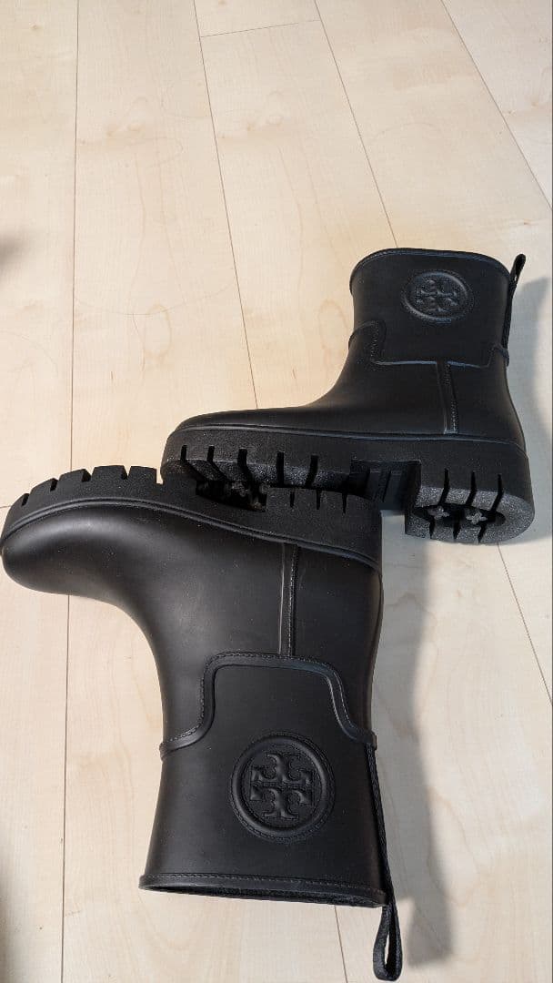 Tory Burch 黒ラバーショートブーツ