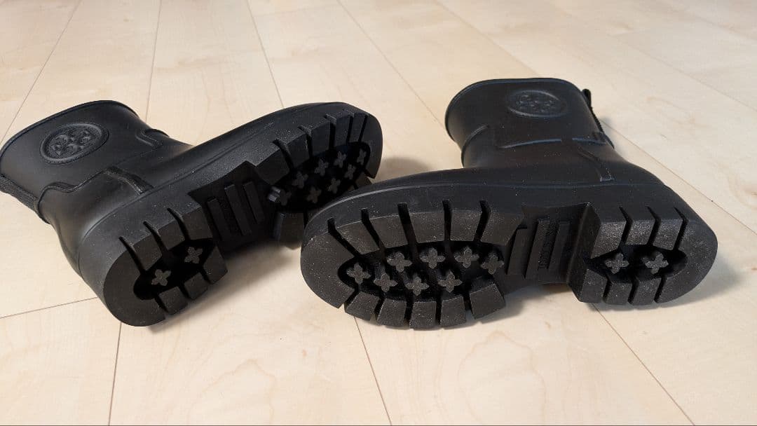 Tory Burch 黒ラバーショートブーツ