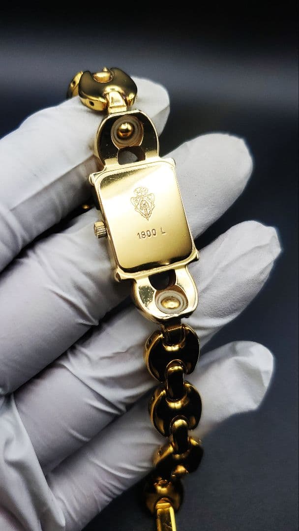 y*a様 【稼働品】箱付き。　グッチ　GUCCI 1800L 。 クォーツ ホワ